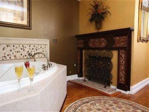 Chestnut Hill Bed & Breakfast 오렌지 객실 사진